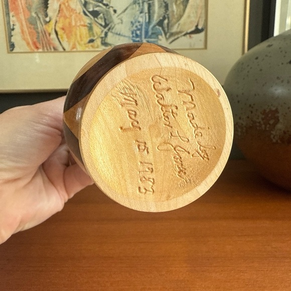 Hand turned wood vase Unique segment vasel Made By Walter L Jones creation 1983 - Picture 6 of 13